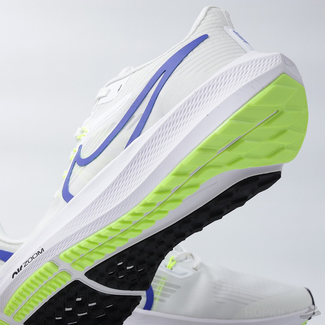 NIKE エアズーム　VOMERO15 nike-air-zoom-vomero-15-338138